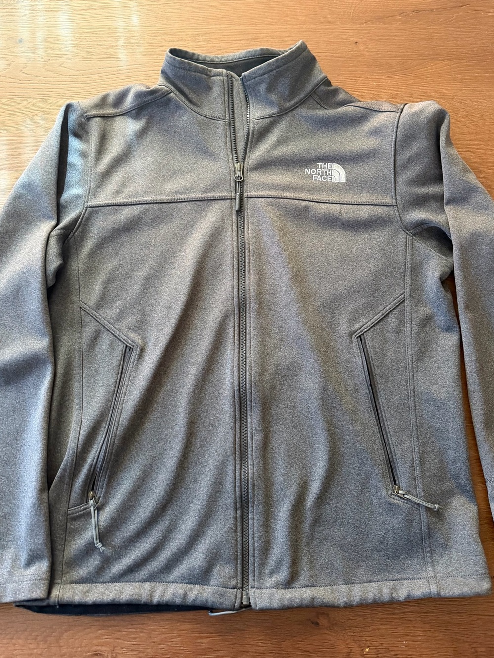 The North Face Men's Medium Gray Soft Shell Full Zip Jacket